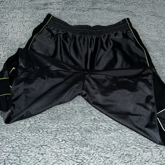 Nike Shorts Size XL - Picture 9 of 12